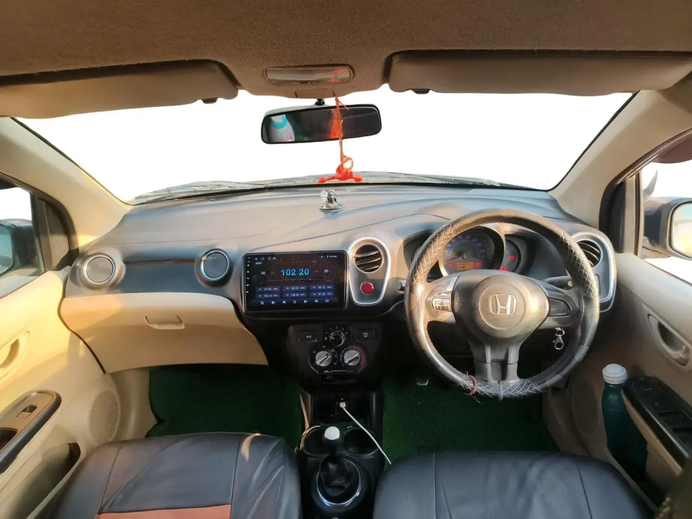 2015 Honda Mobilio 1.5L I-DTEC S, Diesel, Manual, 1,56,647 km, interior