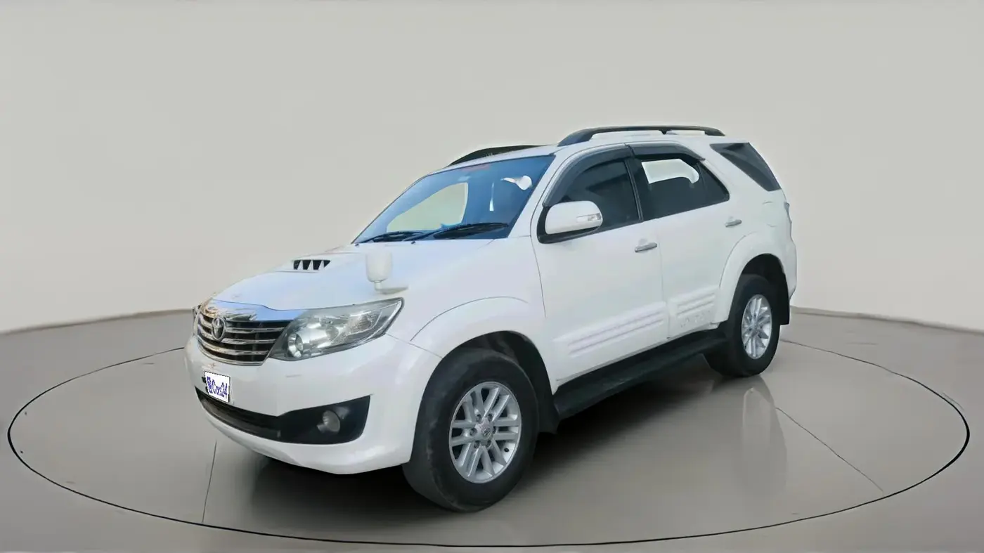 2014 Toyota Fortuner 3.0 4X4 MT, Diesel, Manual, 1,77,476 km, exterior