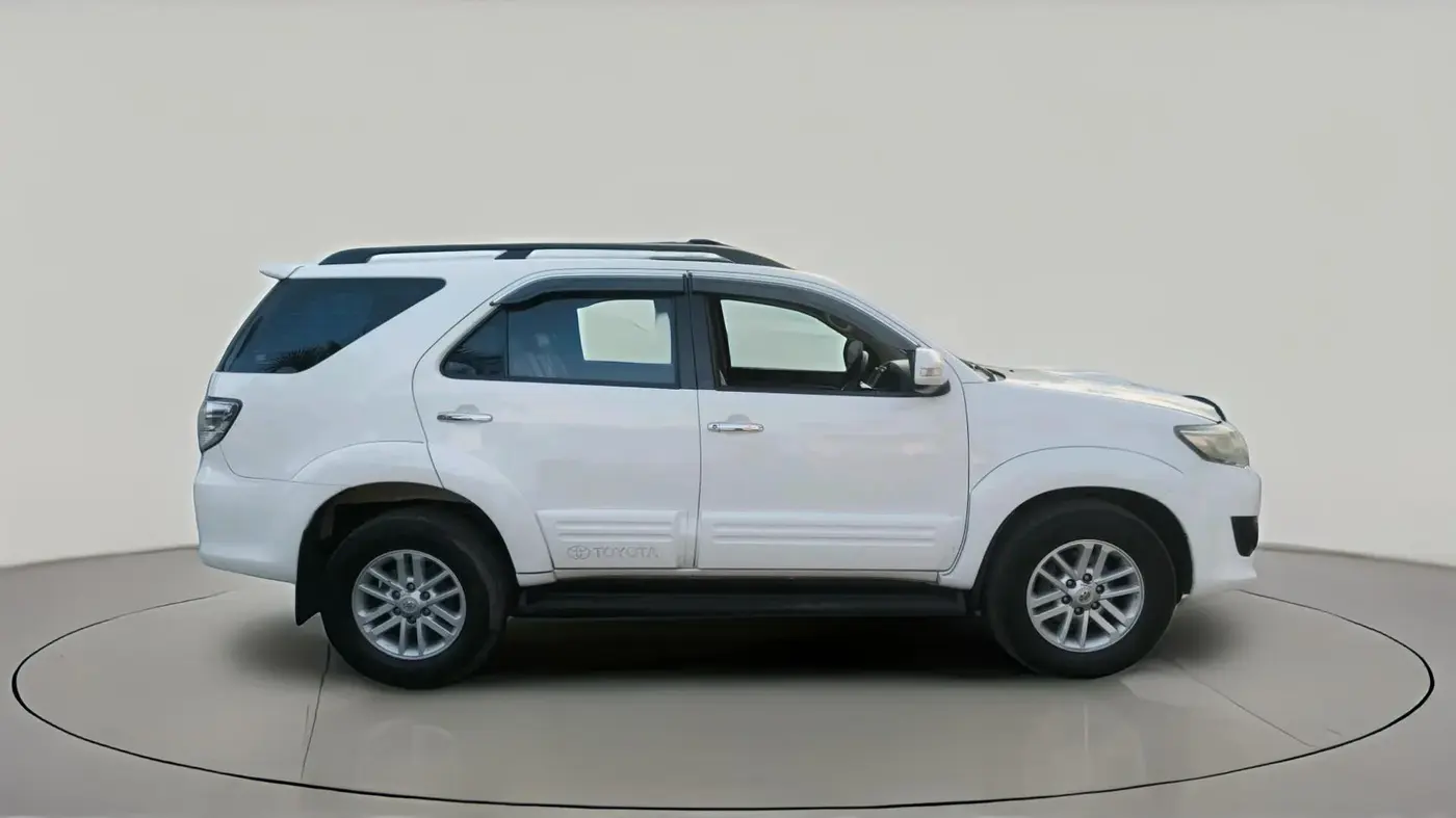 2014 Toyota Fortuner 3.0 4X4 MT, Diesel, Manual, 1,77,476 km, exterior