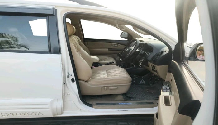 2014 Toyota Fortuner 3.0 4X4 MT, Diesel, Manual, 1,77,476 km, interior