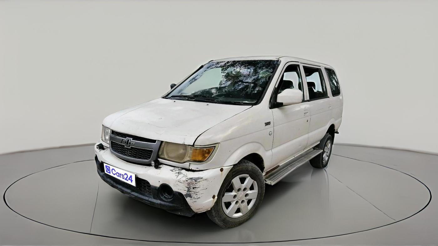 2012 Chevrolet Tavera NEO 3 LS 7 STR BS III, Diesel, Manual, 1,03,394 km, exterior