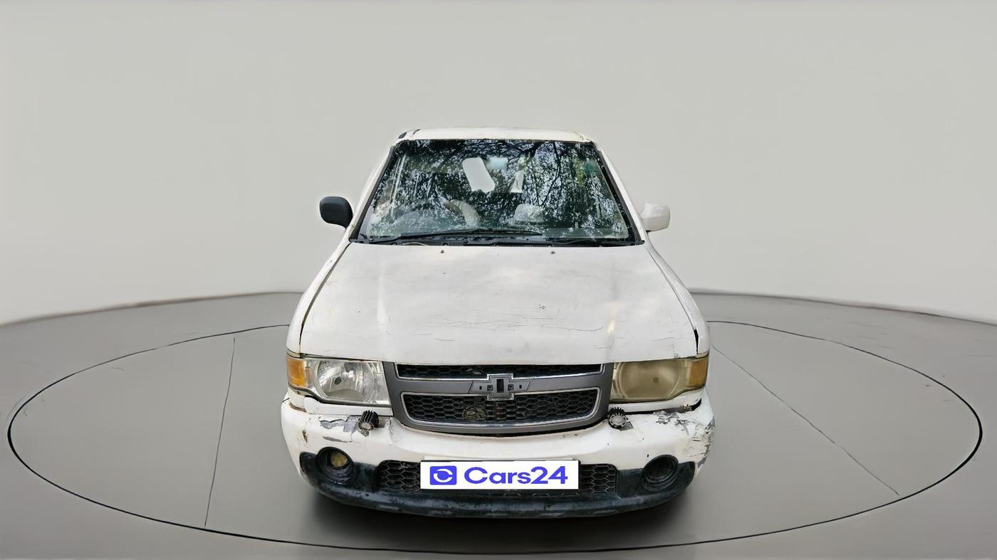2012 Chevrolet Tavera NEO 3 LS 7 STR BS III, Diesel, Manual, 1,03,394 km, exterior