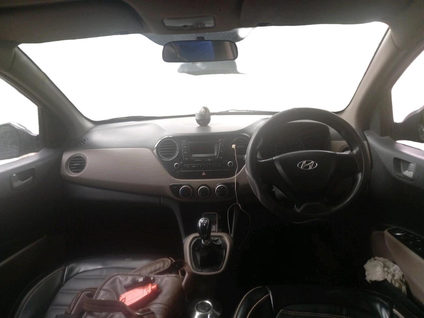 2014 Hyundai Grand i10 SPORTZ 1.1 CRDI, Diesel, Manual, 96,800 km, interior