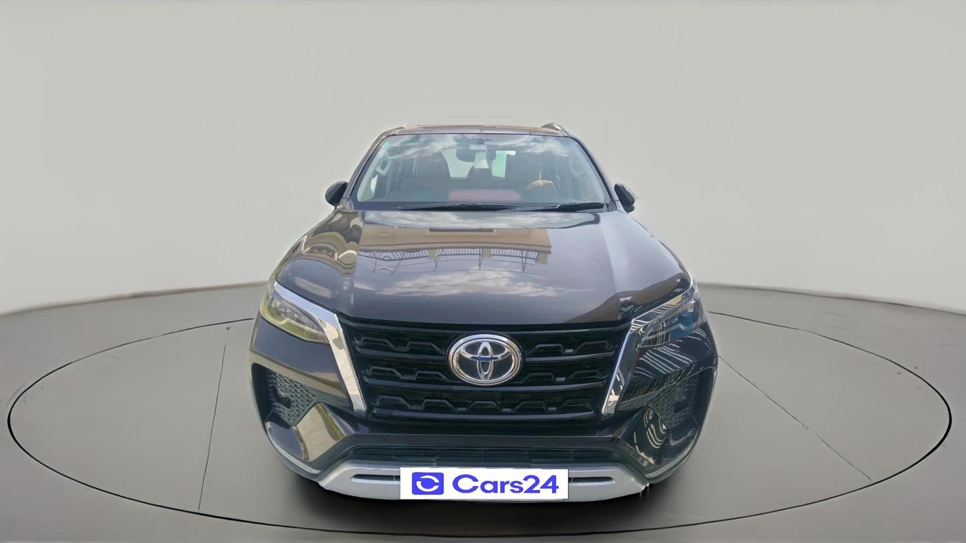 2022 Toyota Fortuner 4X2 AT 2.8 DIESEL, Diesel, Automatic, 1,06,037 km, exterior