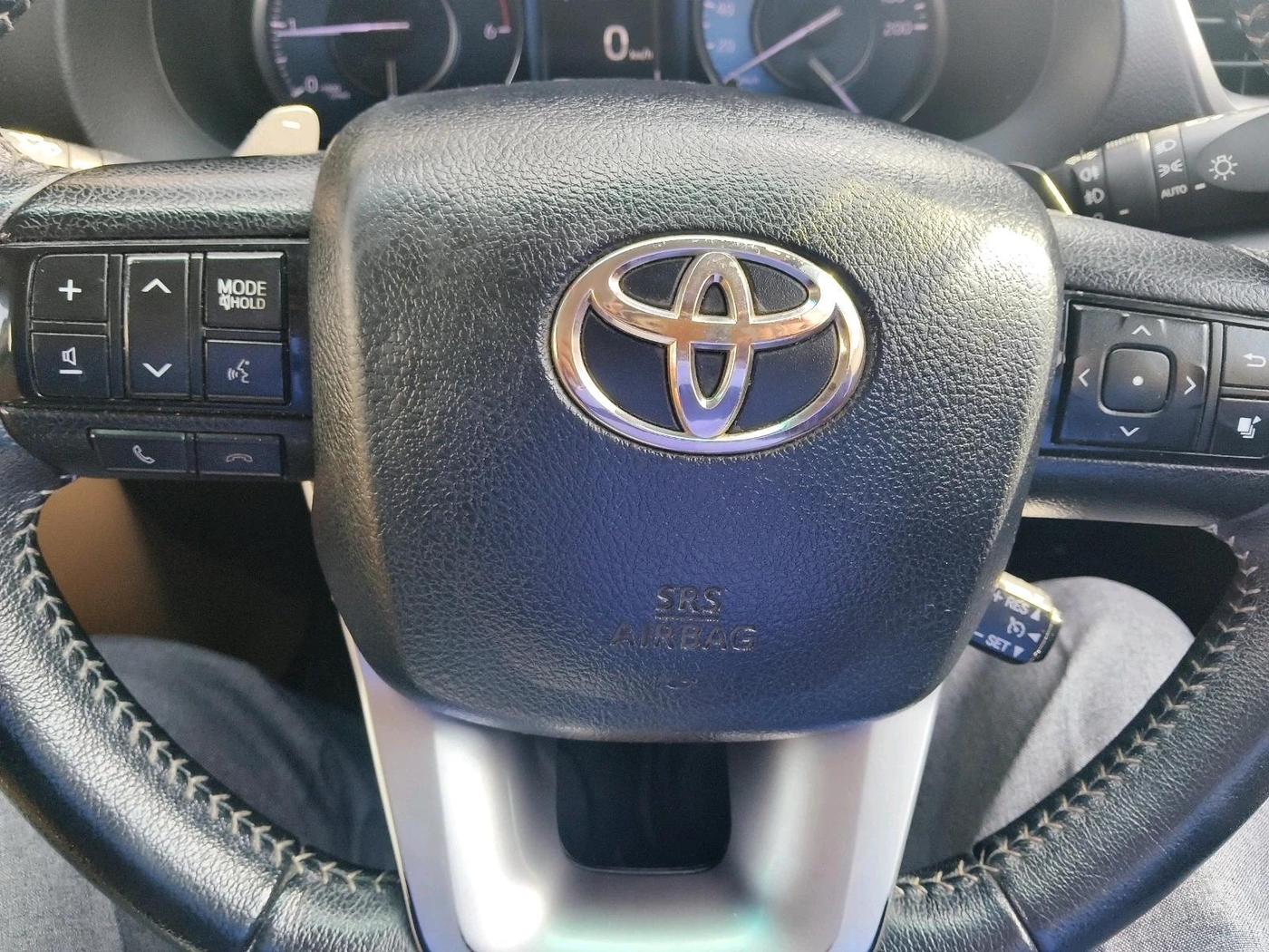 2022 Toyota Fortuner 4X2 AT 2.8 DIESEL, Diesel, Automatic, 1,06,037 km, interior