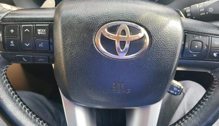2022 Toyota Fortuner 4X2 AT 2.8 DIESEL, Diesel, Automatic, 1,06,037 km, interior