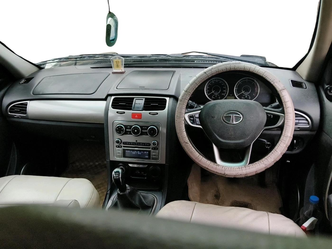 2015 Tata Safari Storme 2.2 VX 4X2, Diesel, Manual, 77,030 km, interior
