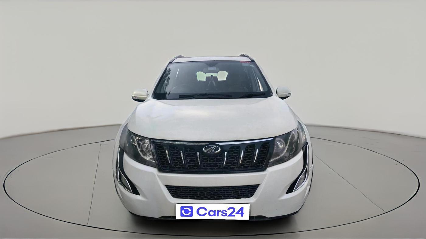 2017 Mahindra XUV500 W10 AT, Diesel, Automatic, 1,00,454 km, exterior