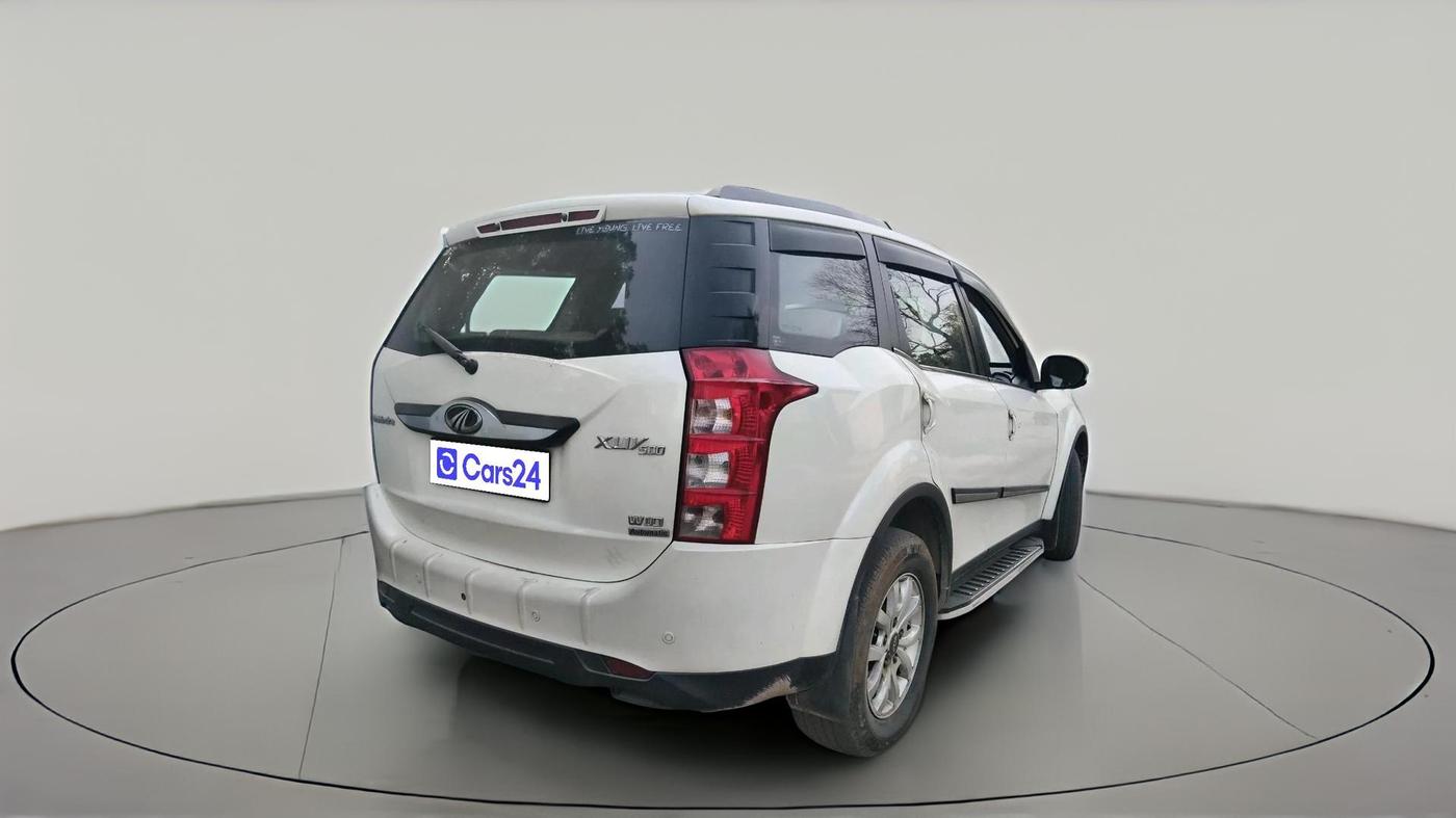 2017 Mahindra XUV500 W10 AT, Diesel, Automatic, 1,00,454 km, exterior