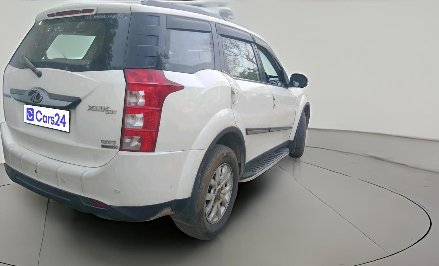 2017 Mahindra XUV500 W10 AT, Diesel, Automatic, 1,00,454 km, exterior