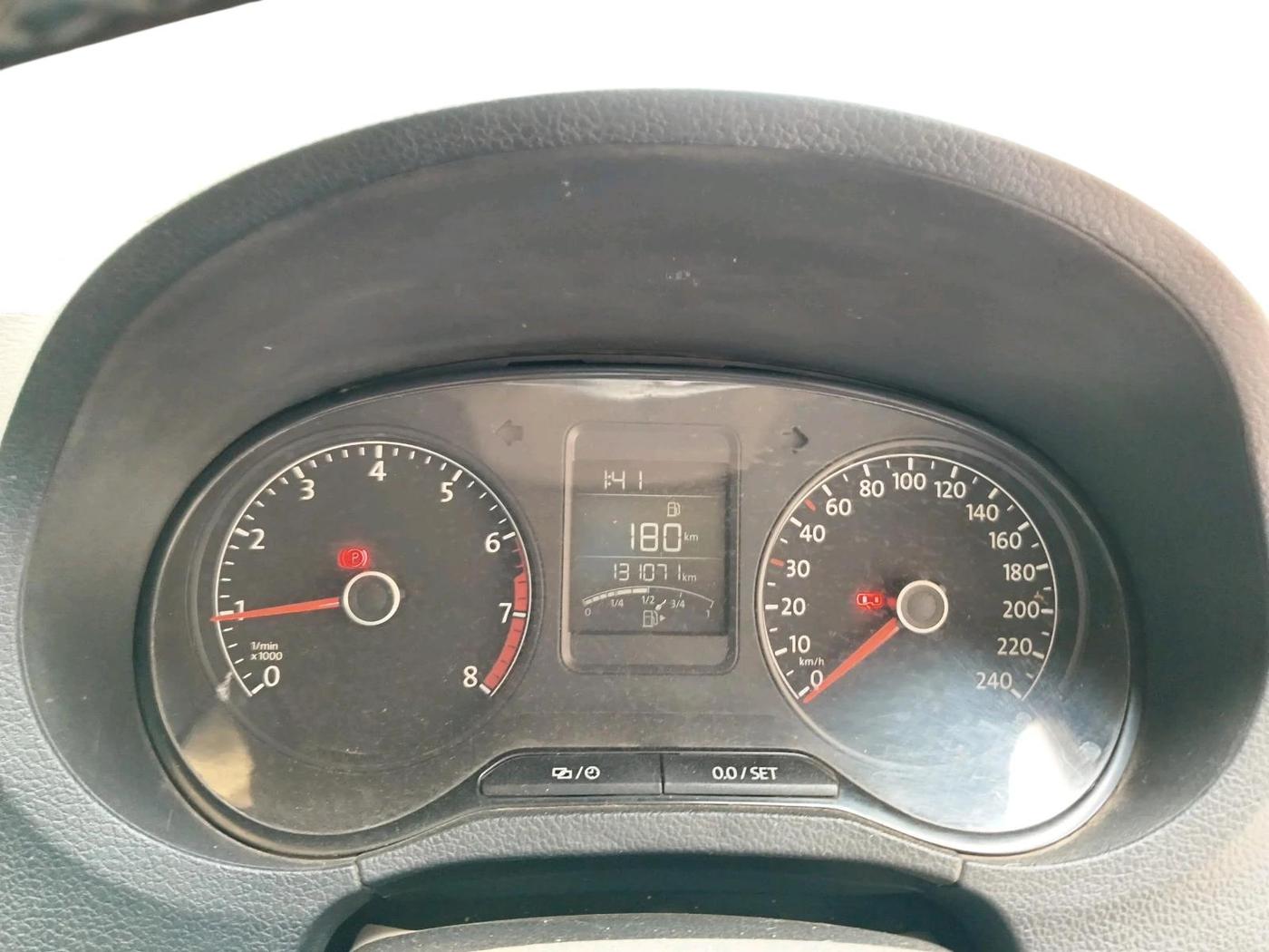 2016 Volkswagen Ameo HIGHLINE1.2L, Petrol, Manual, 1,31,071 km, interior