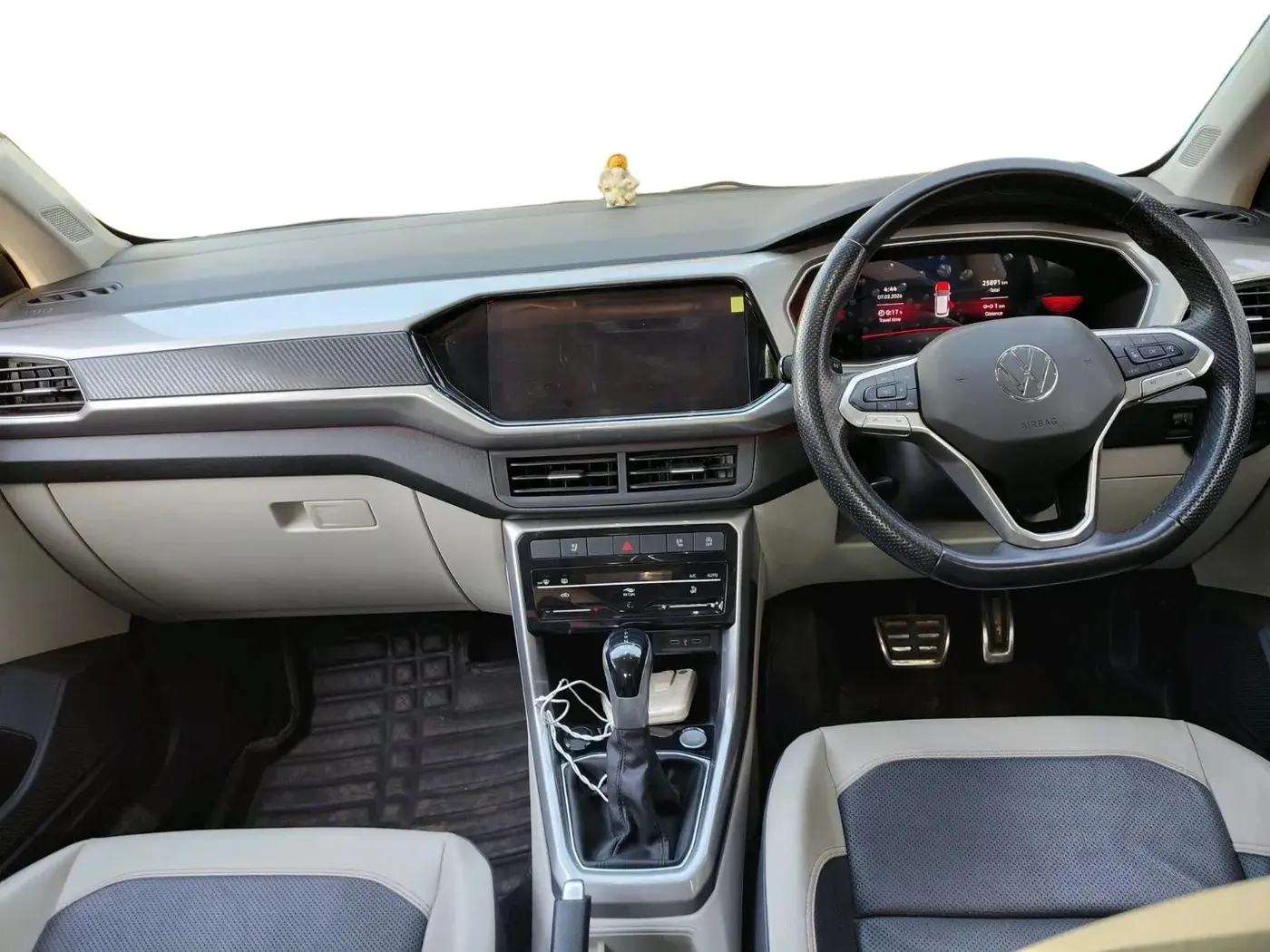 2023 Volkswagen TAIGUN GT PLUS 1.5 TSI DSG, Petrol, Automatic, 25,891 km, interior