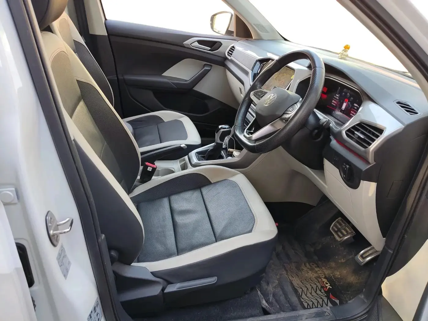2023 Volkswagen TAIGUN GT PLUS 1.5 TSI DSG, Petrol, Automatic, 25,891 km, interior