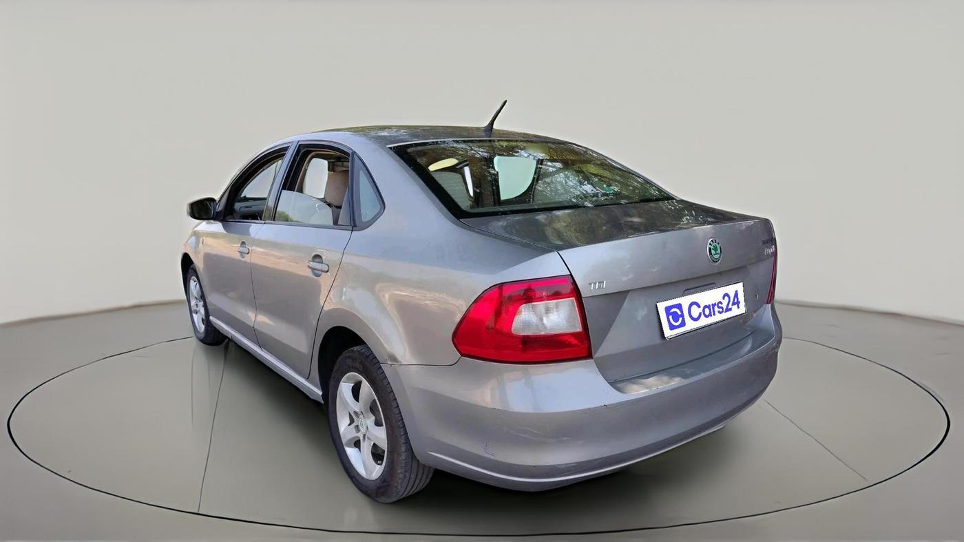 2012 Skoda Rapid ELEGANCE 1.6 TDI CR MT, Diesel, Manual, 2,38,985 km, exterior
