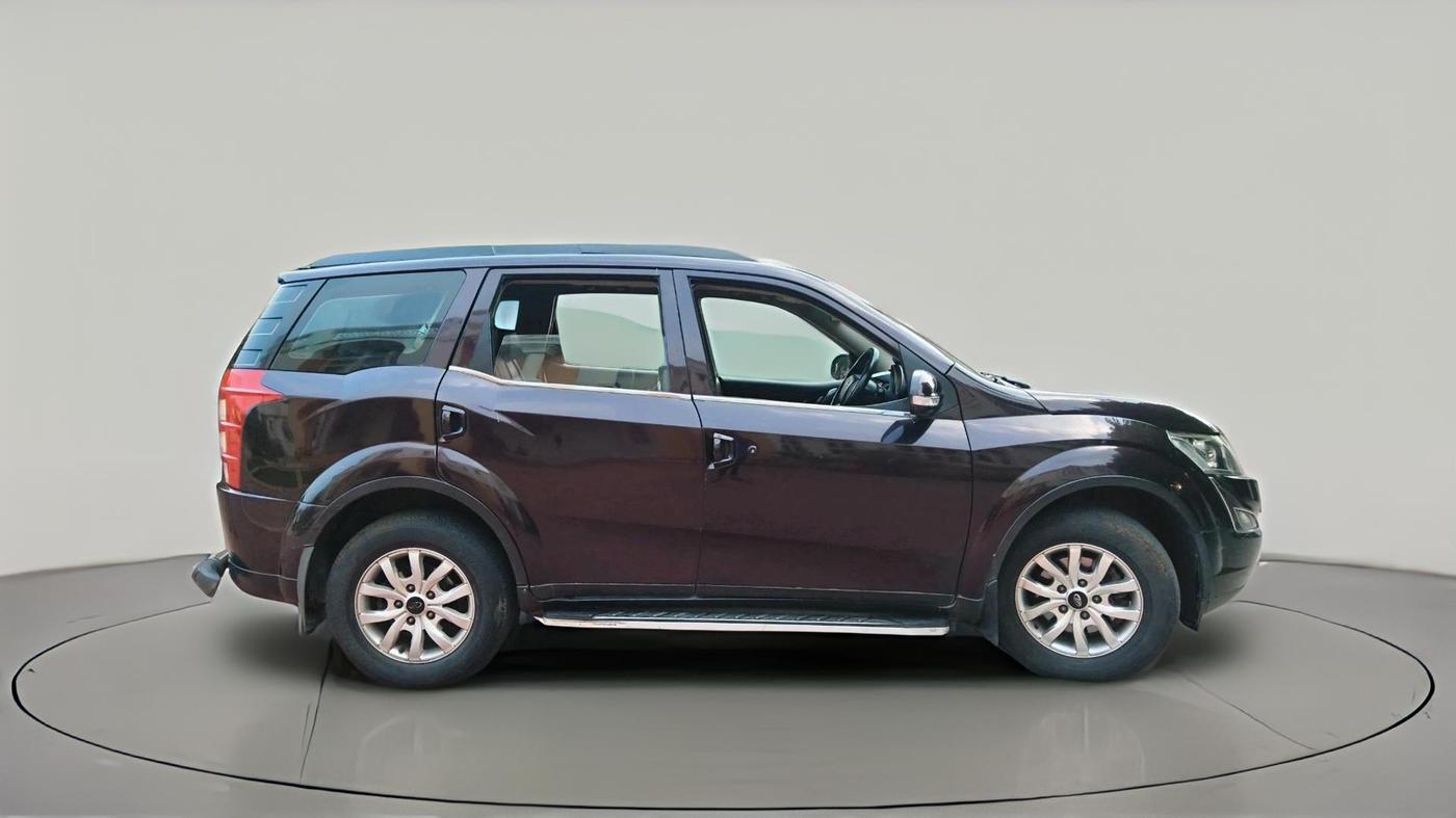 2015 Mahindra XUV500 W10, Diesel, Manual, 1,07,102 km, exterior