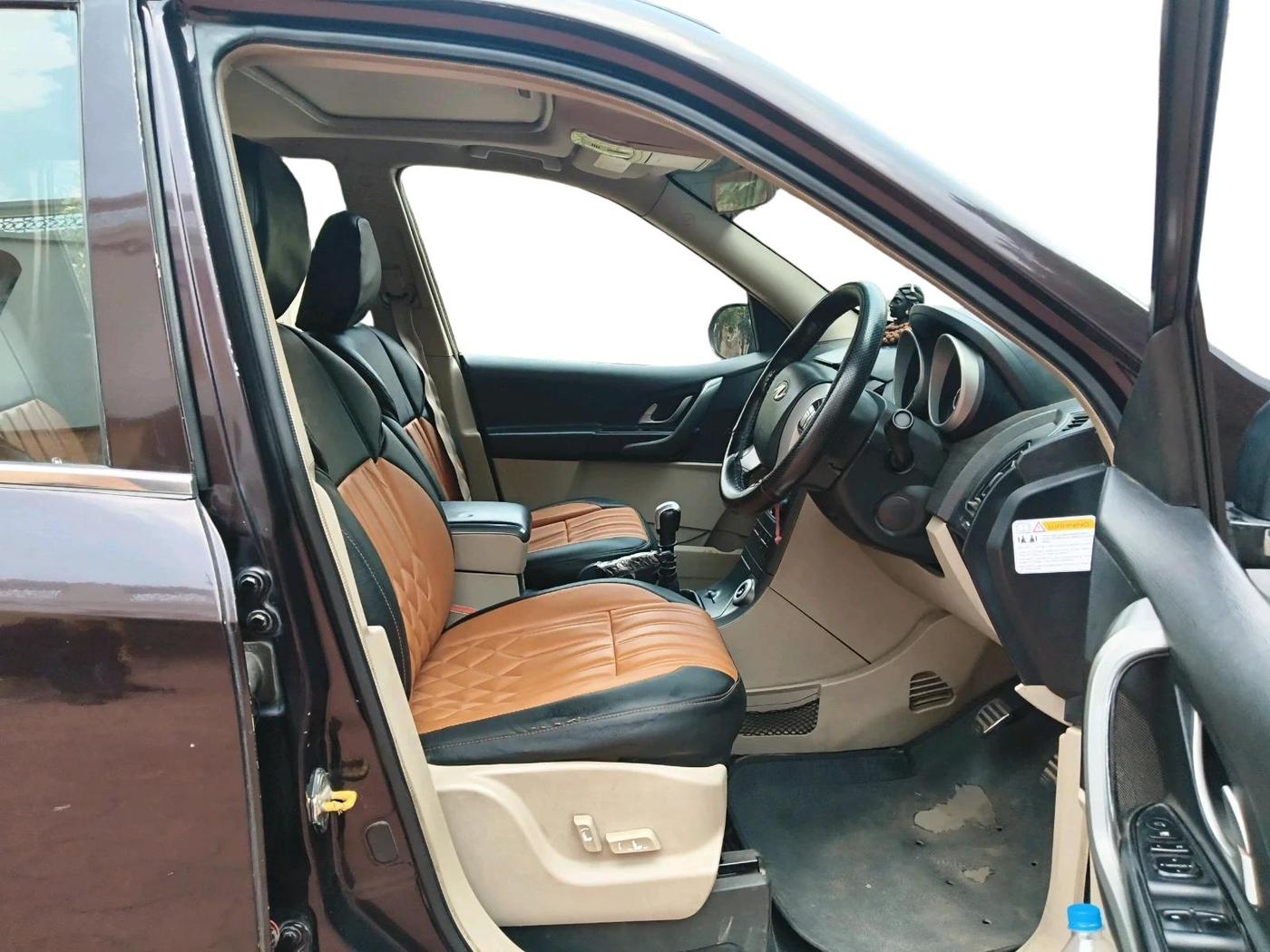 2015 Mahindra XUV500 W10, Diesel, Manual, 1,07,102 km, interior
