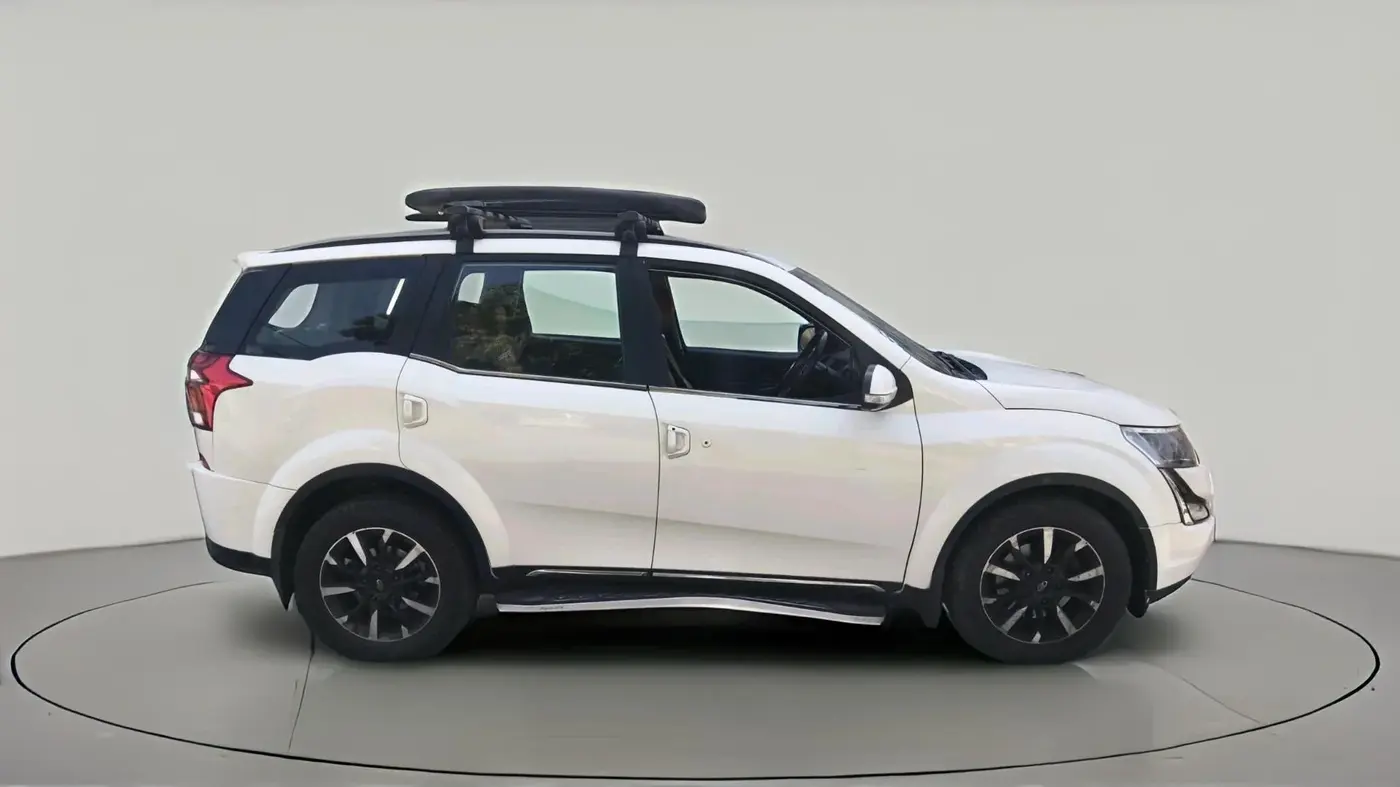 2021 Mahindra XUV500 W11 AT, Diesel, Automatic, 1,00,100 km, exterior
