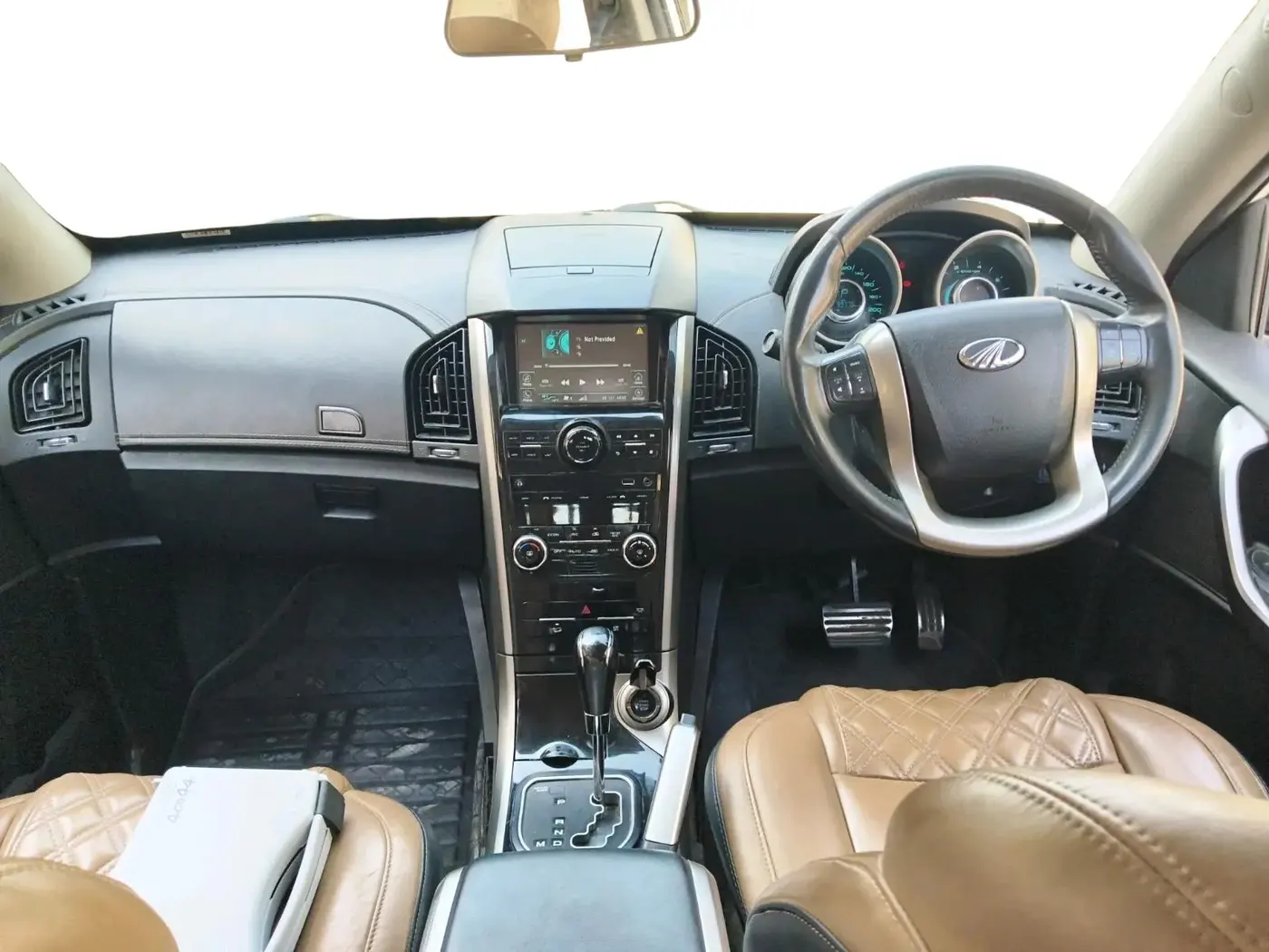2021 Mahindra XUV500 W11 AT, Diesel, Automatic, 1,00,100 km, interior