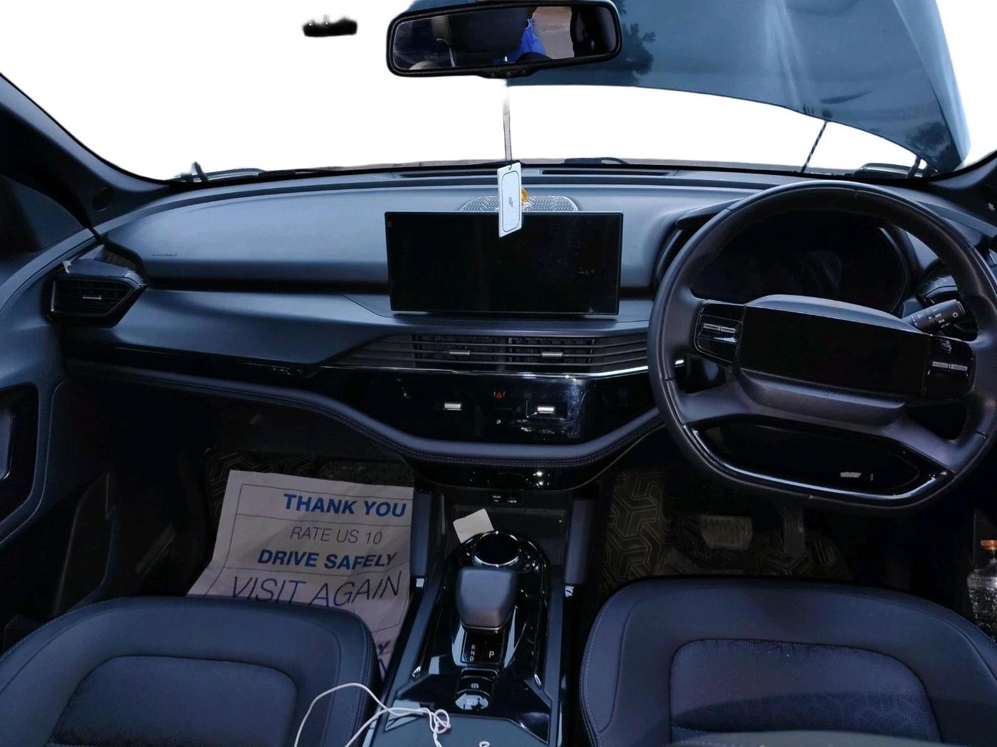 2024 Tata Safari ACCOMPLISHED PLUS 6 STR DARK EDITION AT, Diesel, Automatic, 13,415 km, interior