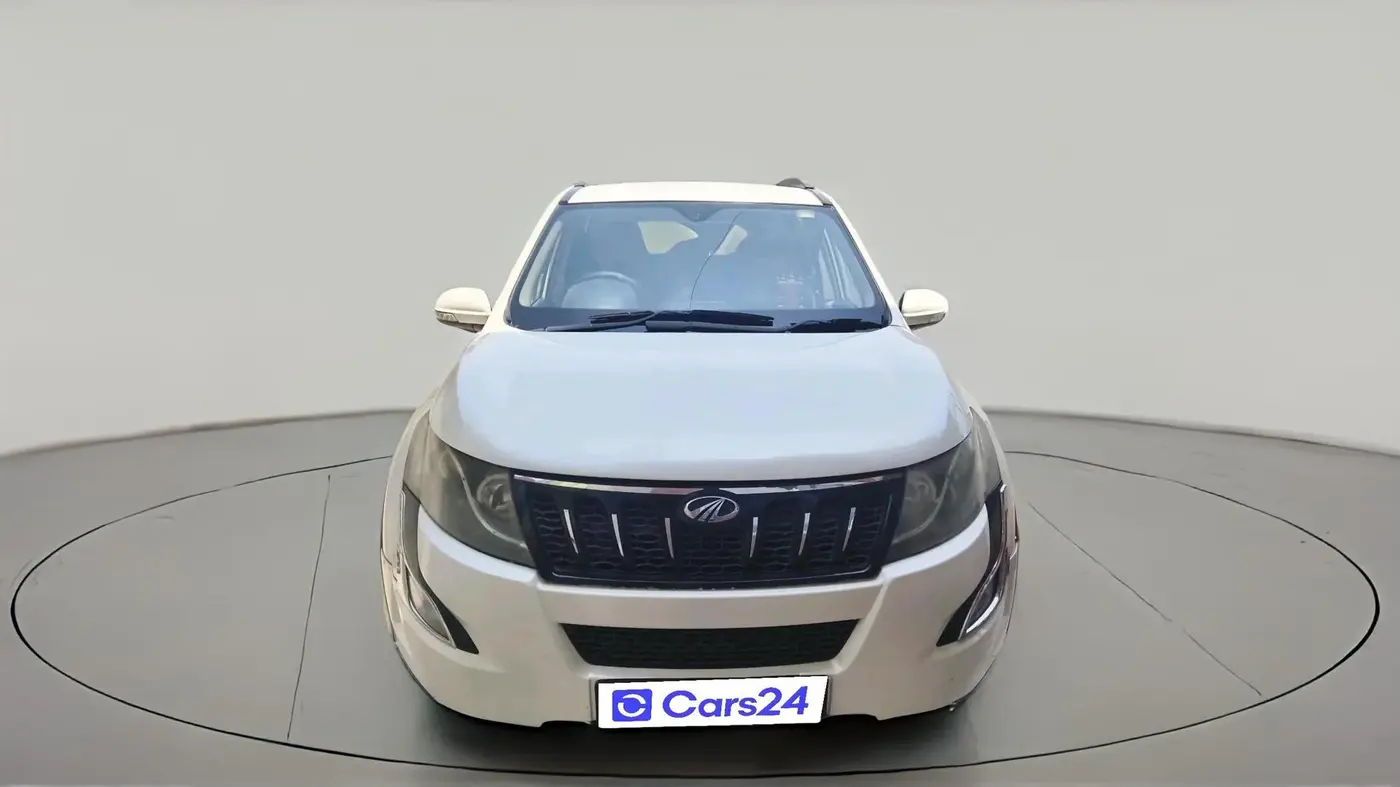 2017 Mahindra XUV500 W6, Diesel, Manual, 2,04,018 km, exterior