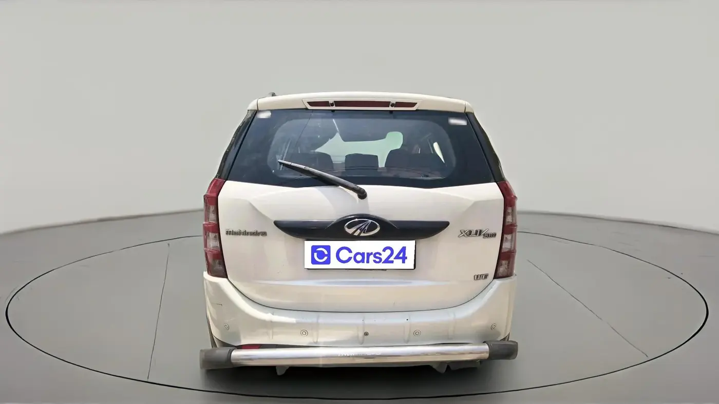 2017 Mahindra XUV500 W6, Diesel, Manual, 2,04,018 km, exterior