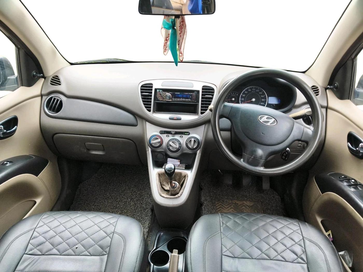 2012 Hyundai i10 MAGNA 1.1, Petrol, Manual, 1,24,234 km, interior