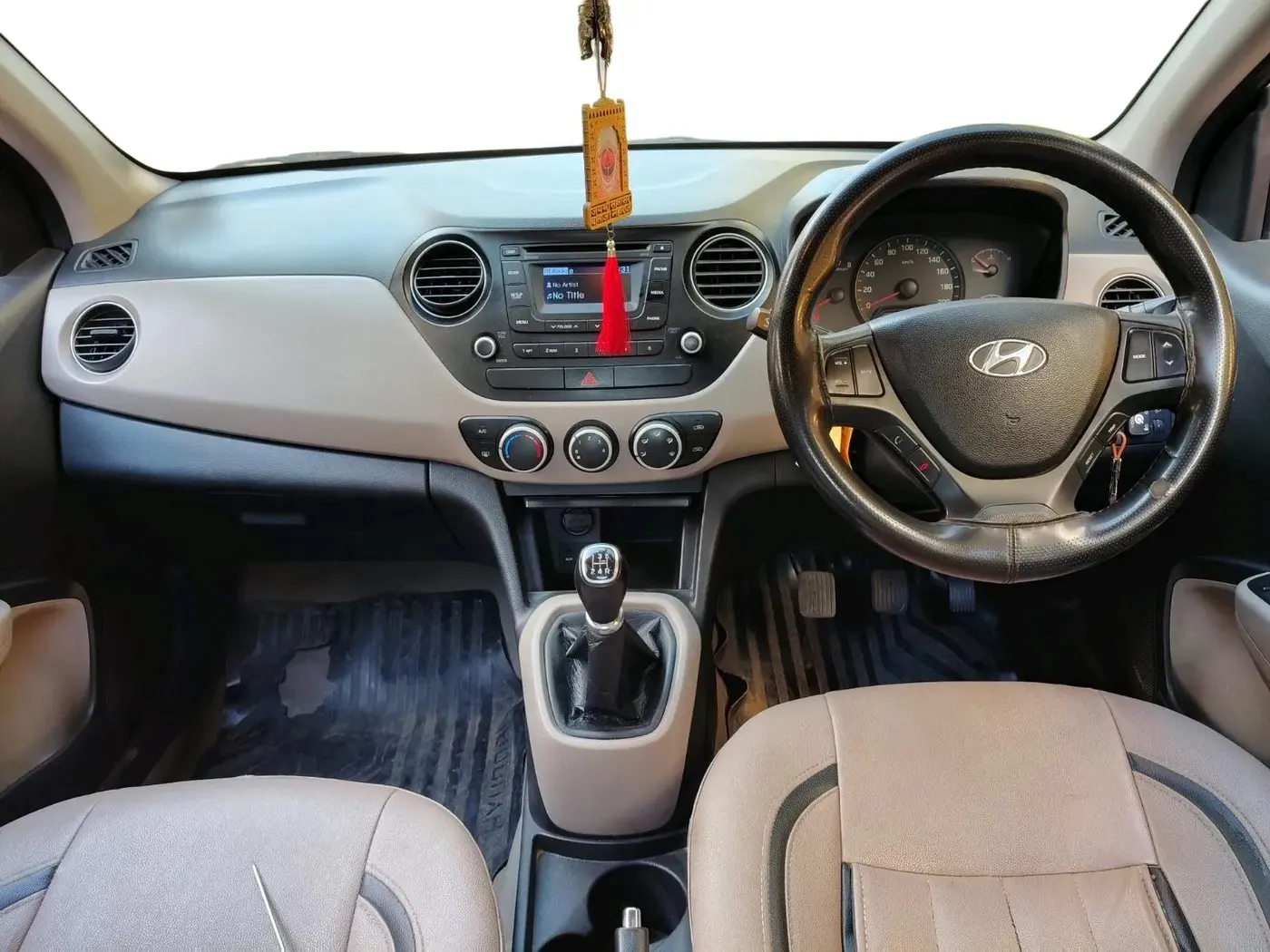 2015 Hyundai Xcent S 1.2, CNG, Manual, 2,69,565 km, interior