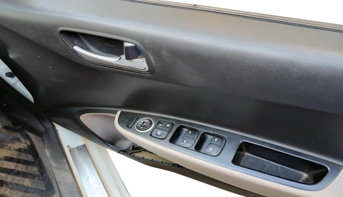 2015 Hyundai Xcent S 1.2, CNG, Manual, 2,69,565 km, interior