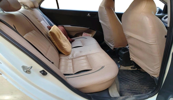 2015 Hyundai Xcent S 1.2, CNG, Manual, 2,69,565 km, interior