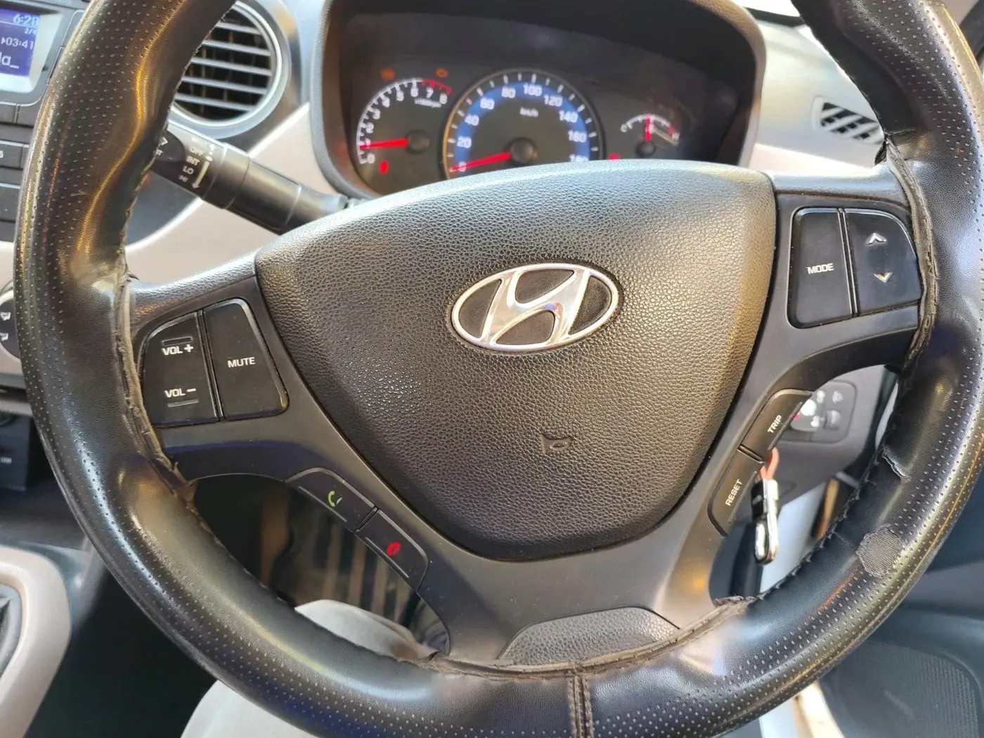2015 Hyundai Xcent S 1.2, CNG, Manual, 2,69,565 km, interior