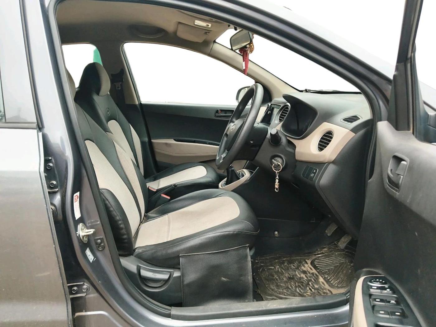 2014 Hyundai Grand i10 MAGNA 1.1 CRDI, Diesel, Manual, 1,64,939 km, interior