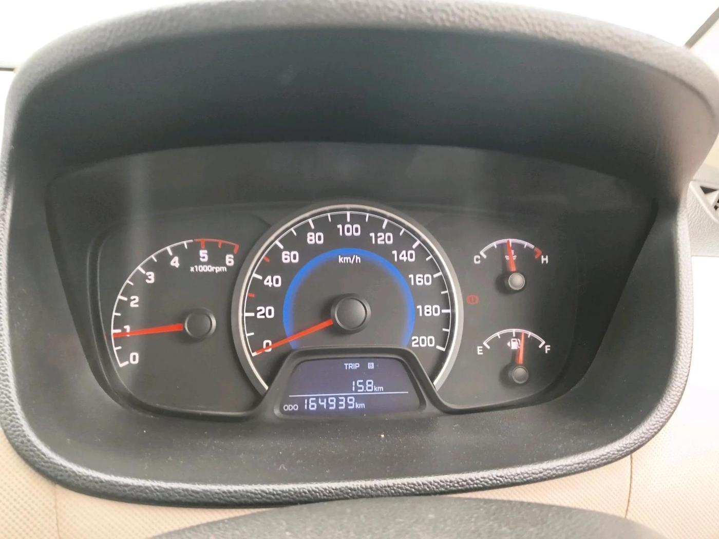 2014 Hyundai Grand i10 MAGNA 1.1 CRDI, Diesel, Manual, 1,64,939 km, interior