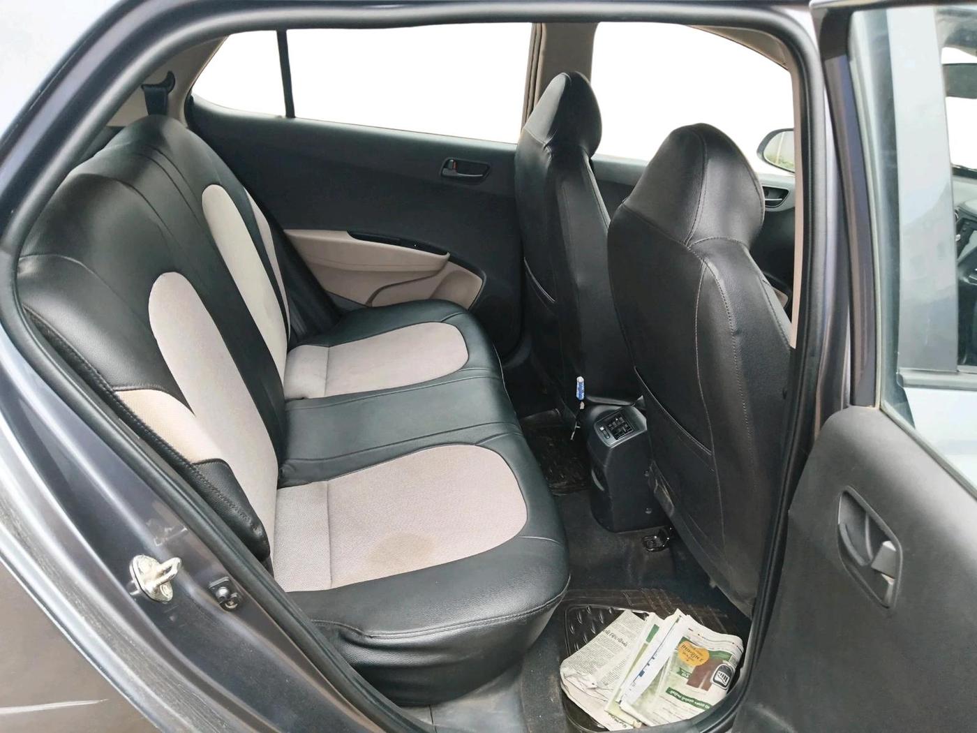 2014 Hyundai Grand i10 MAGNA 1.1 CRDI, Diesel, Manual, 1,64,939 km, interior