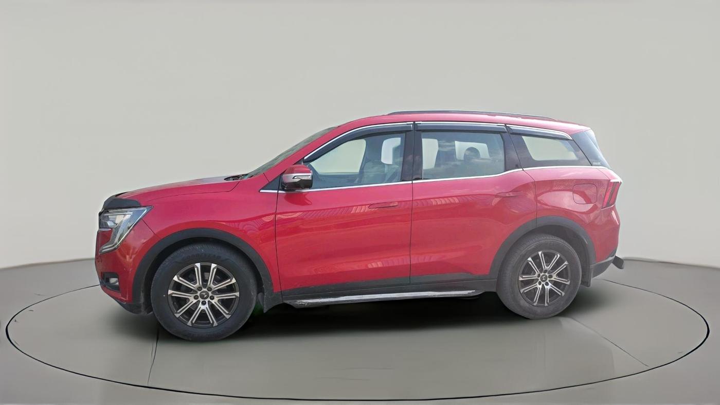 2022 Mahindra XUV700 AX 7 LUXURY D AT 7 STR, Diesel, Automatic, 1,57,743 km, exterior