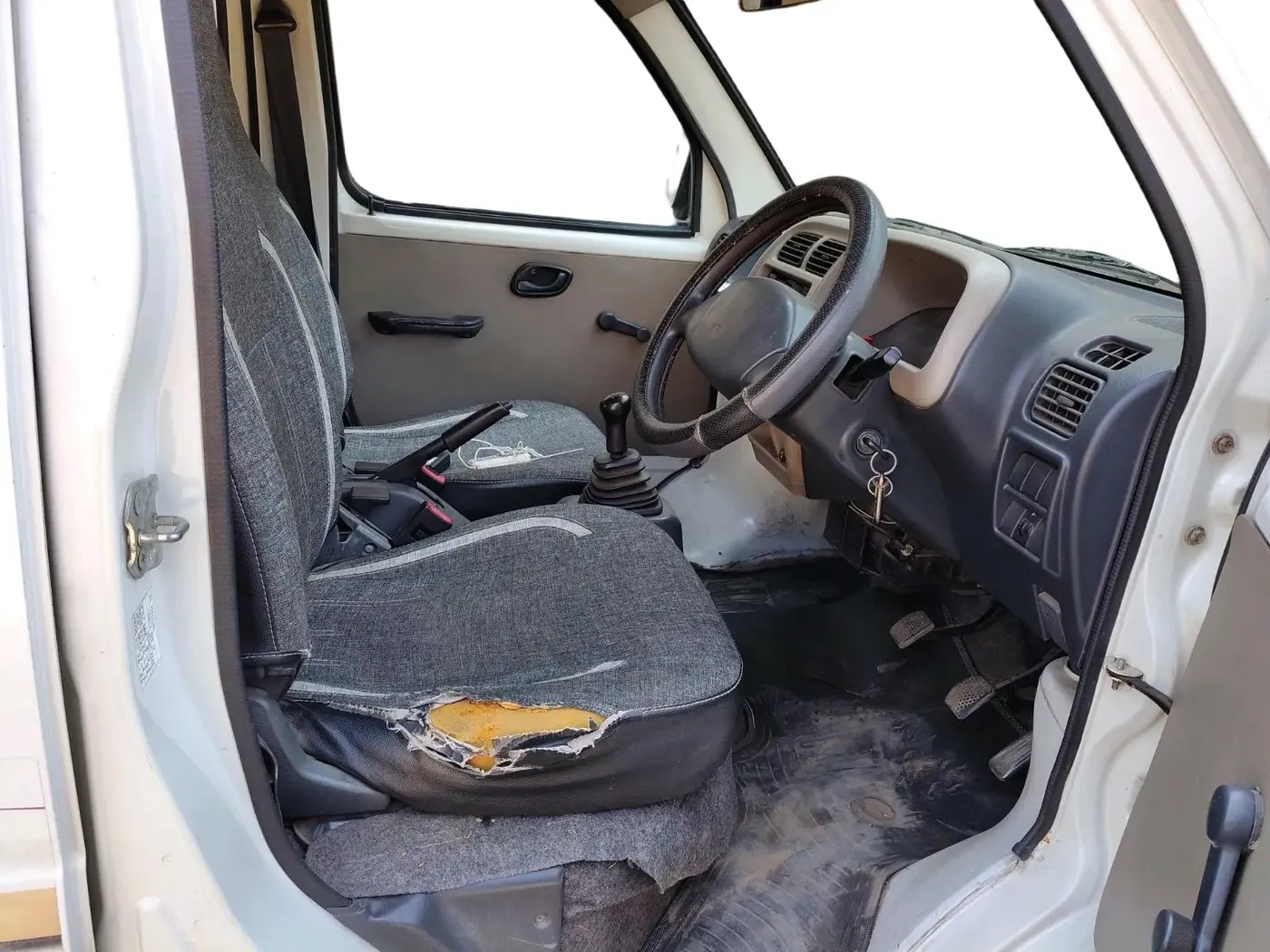 2013 Maruti Eeco 5 STR WITH A/C+HTR, Petrol, Manual, 1,42,401 km, interior
