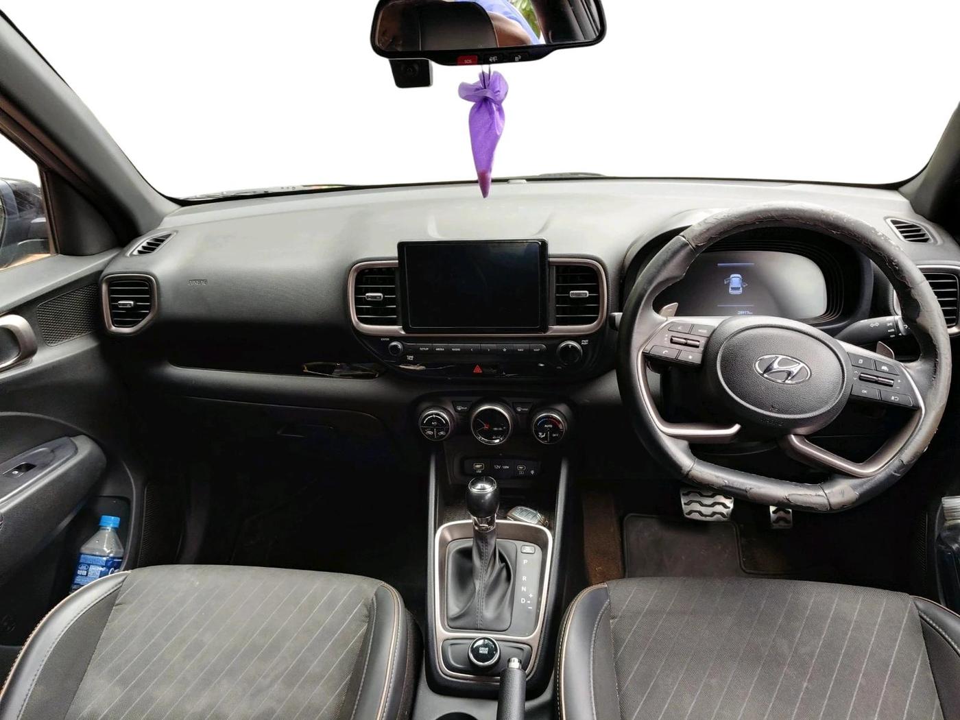 2023 Hyundai VENUE SX(O) 1.0 Turbo DCT Knight Edition, Petrol, Automatic, 28,917 km, interior