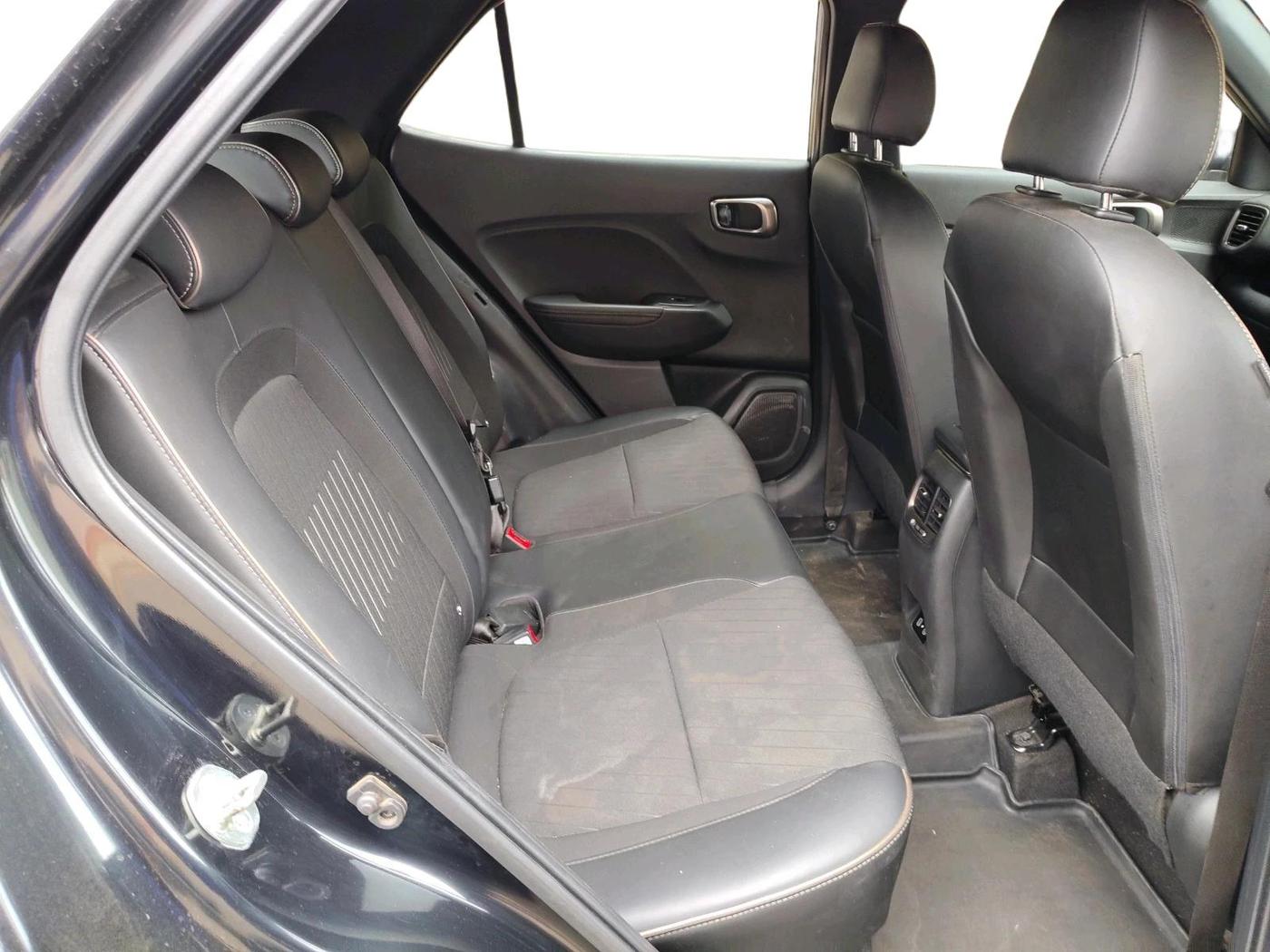 2023 Hyundai VENUE SX(O) 1.0 Turbo DCT Knight Edition, Petrol, Automatic, 28,917 km, interior