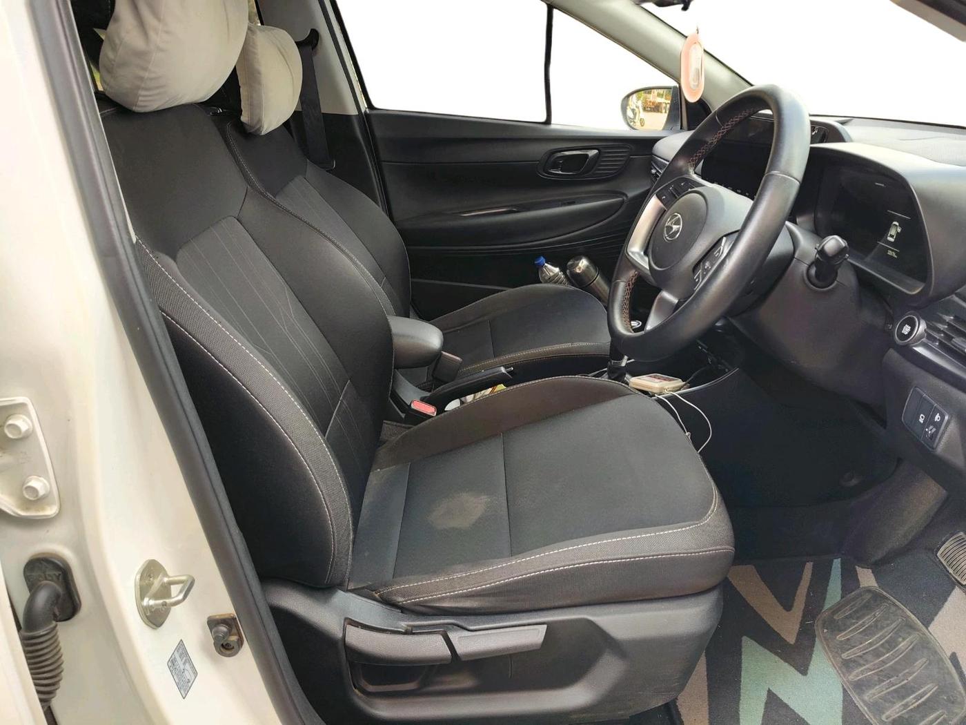 2021 Hyundai NEW I20 ASTA 1.2 AT, Petrol, Automatic, 32,676 km, interior