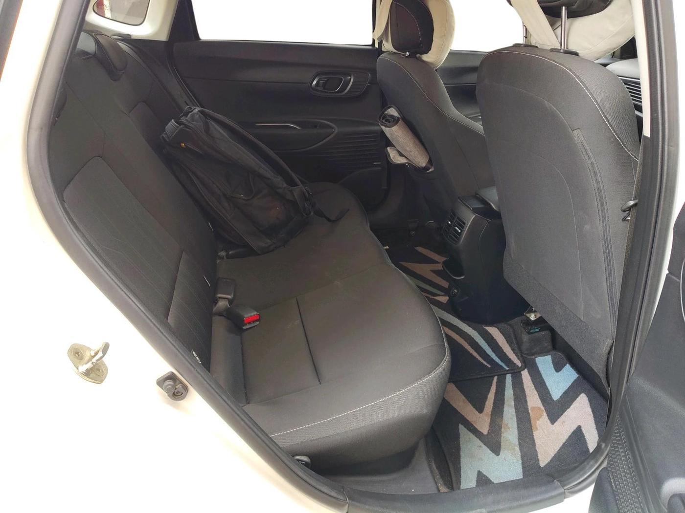 2021 Hyundai NEW I20 ASTA 1.2 AT, Petrol, Automatic, 32,676 km, interior
