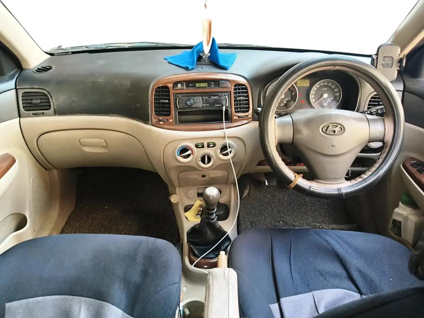 2006 Hyundai Verna 1.6 VTVT, Petrol, Manual, 1,69,269 km, interior