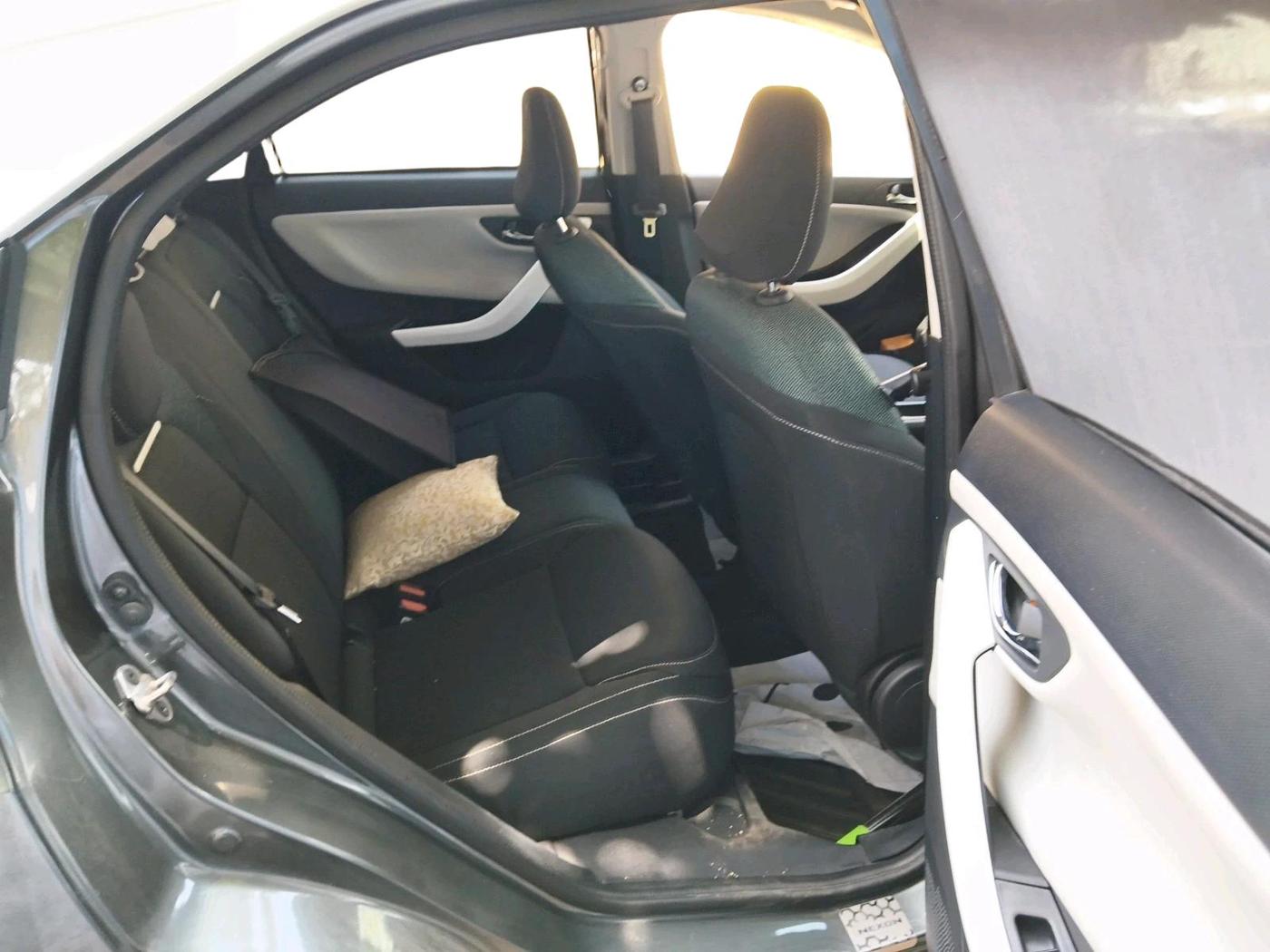 2023 Tata NEXON CREATIVE + AMT 1.5 DIESEL, Diesel, Automatic, 48,900 km, interior