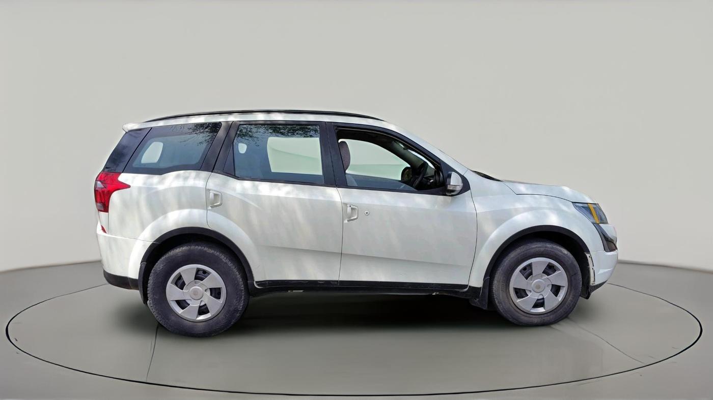 2021 Mahindra XUV500 W7, Diesel, Manual, 84,072 km, exterior