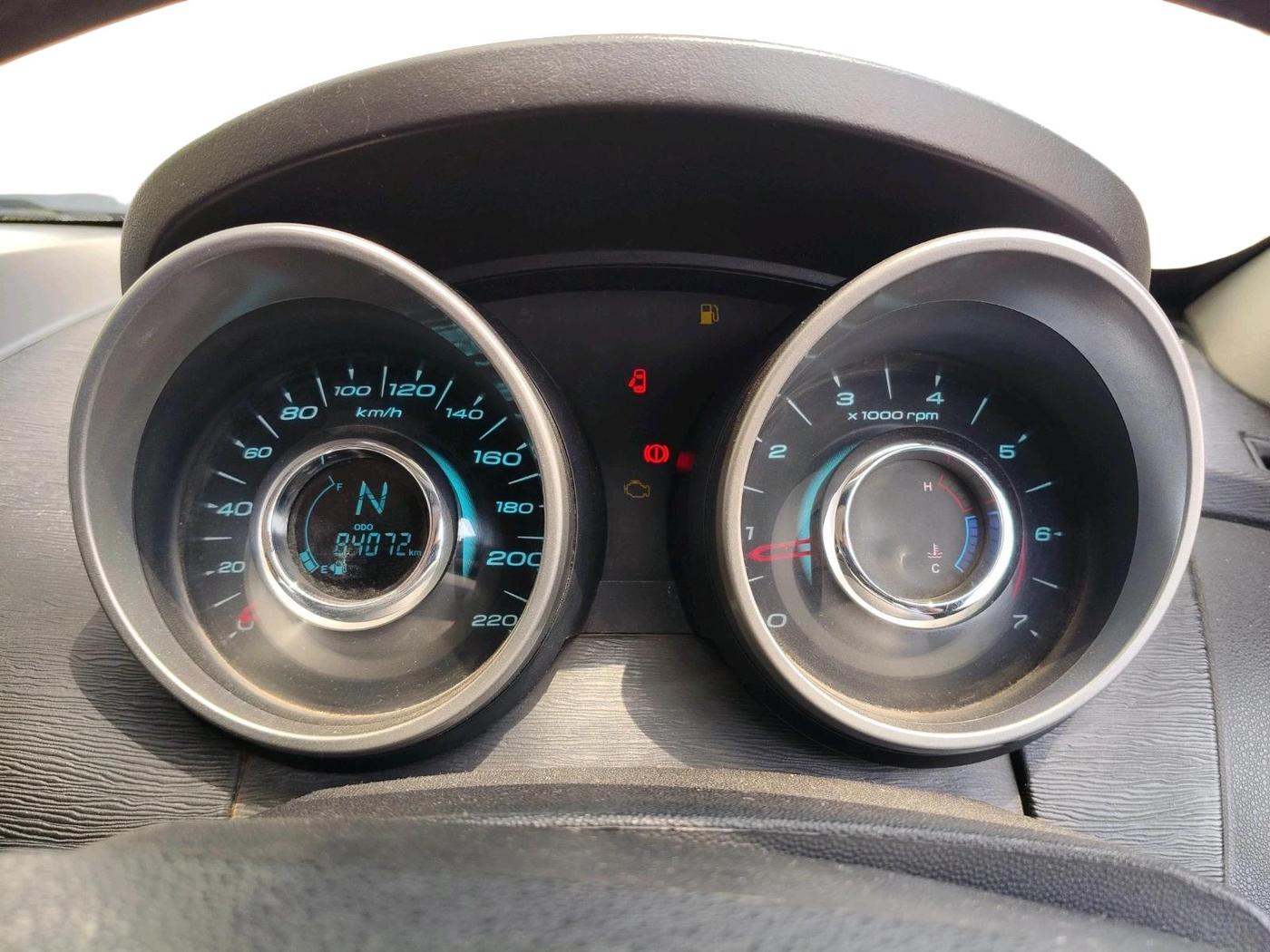 2021 Mahindra XUV500 W7, Diesel, Manual, 84,072 km, interior