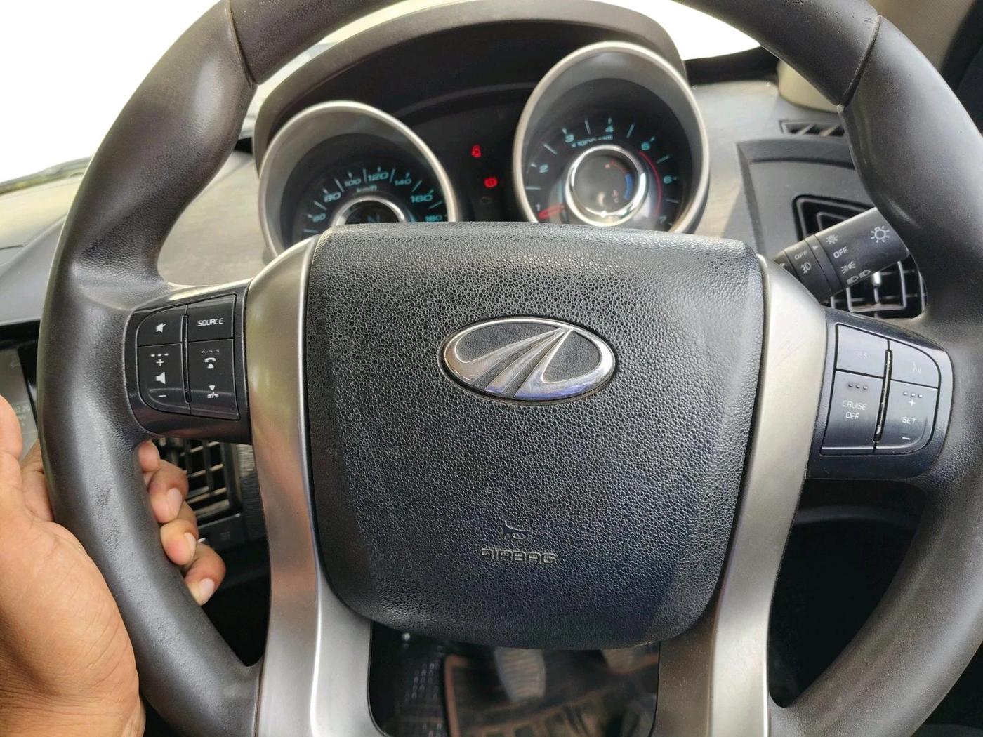 2021 Mahindra XUV500 W7, Diesel, Manual, 84,072 km, interior