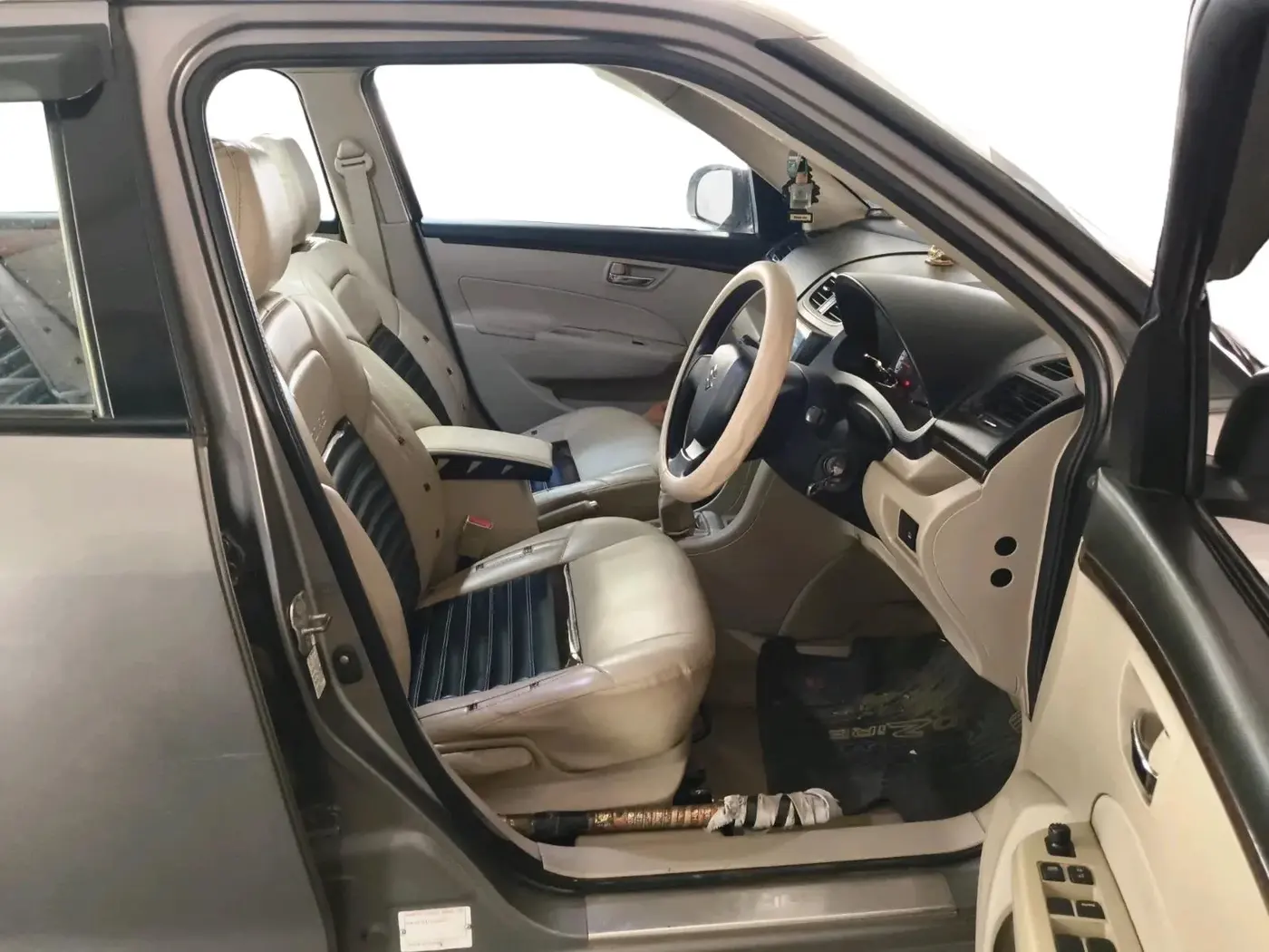 2013 Maruti Swift Dzire VXI, Petrol, Manual, 84,959 km, interior