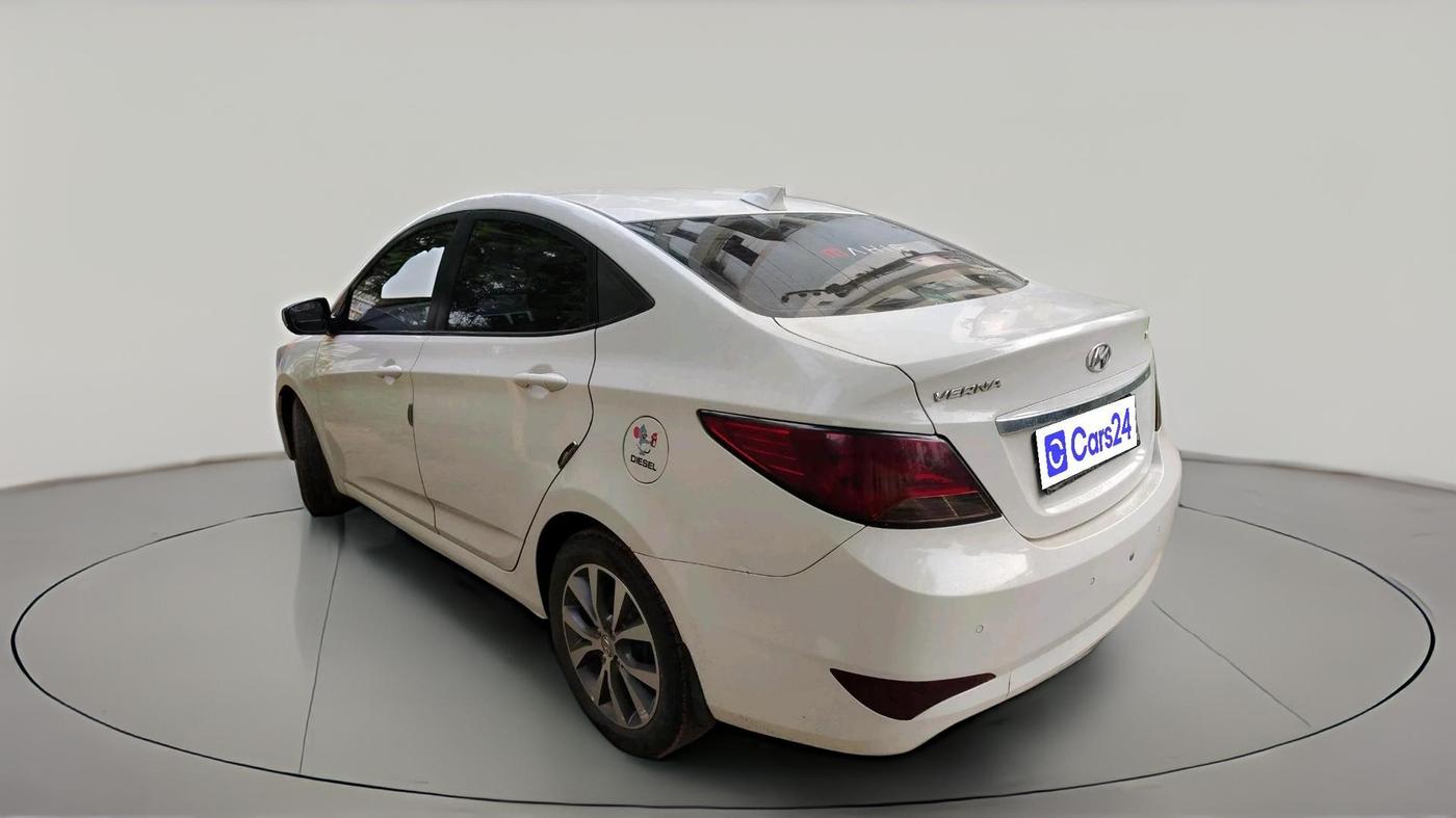 2017 Hyundai Verna 1.6 CRDI SX, Diesel, Manual, 1,42,273 km, exterior