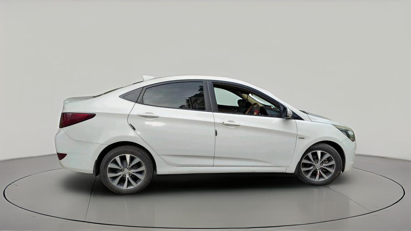 2017 Hyundai Verna 1.6 CRDI SX, Diesel, Manual, 1,42,273 km, exterior