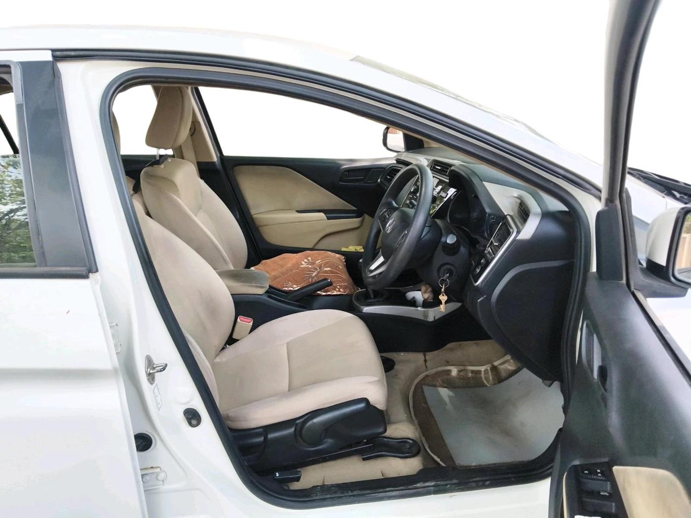 2016 Honda City 1.5L I-VTEC SV, Petrol, Manual, 1,14,288 km, interior