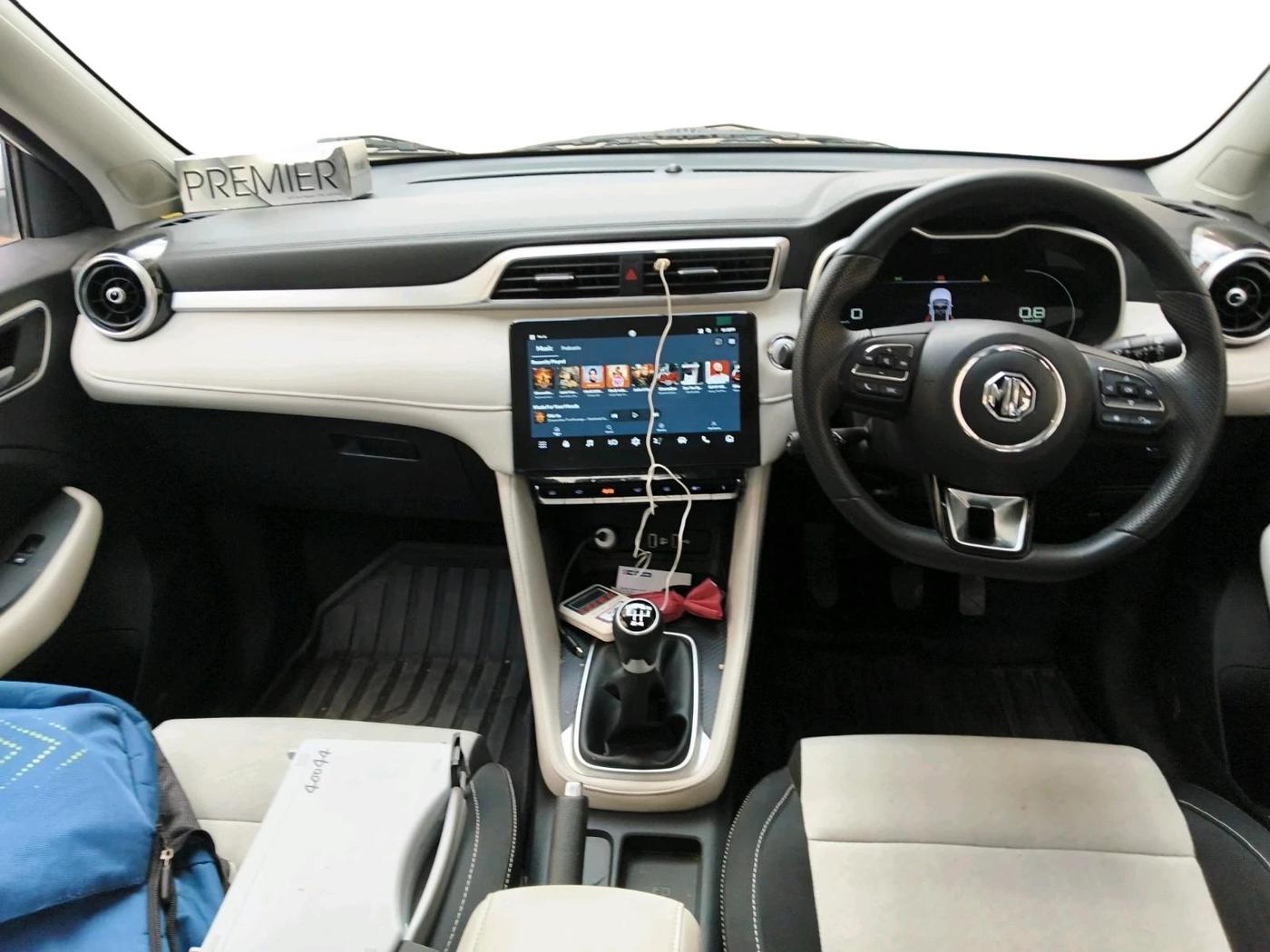 2024 MG ASTOR Select 1.5 MT (Ivory), Petrol, Manual, 10,500 km, interior
