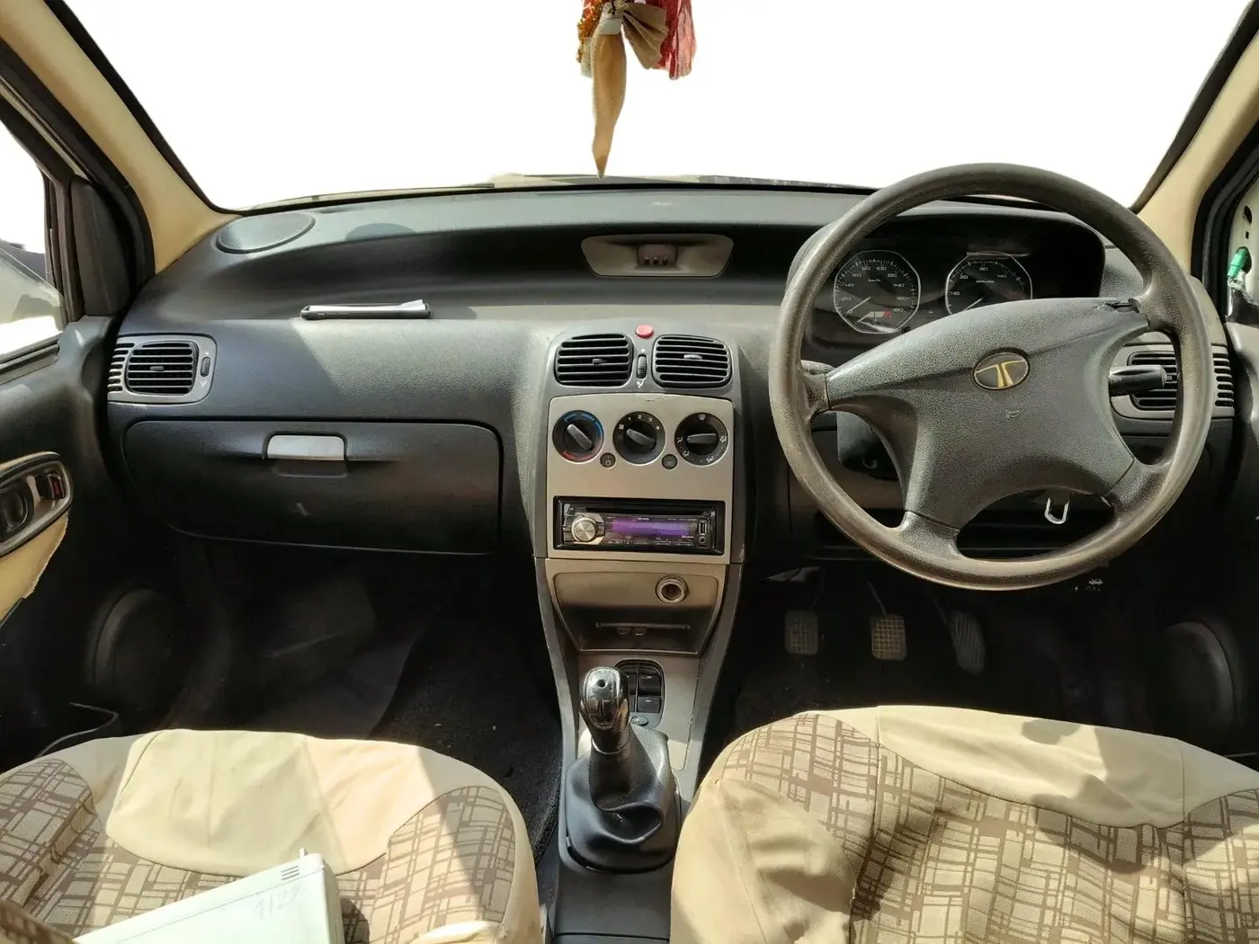 2013 Tata Indigo ECS LX TDI, Diesel, Manual, 1,49,871 km, interior